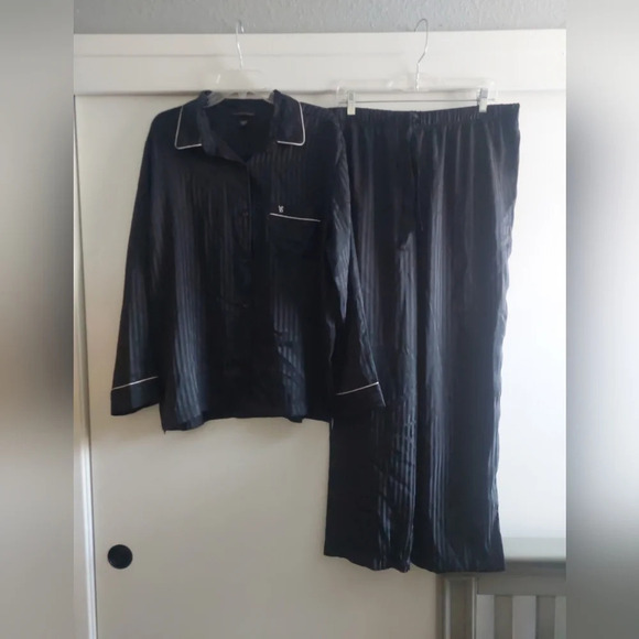 Victoria's Secret Y2K Black Satin Pajamas set Pink Trim embroidery Large - Picture 8 of 11